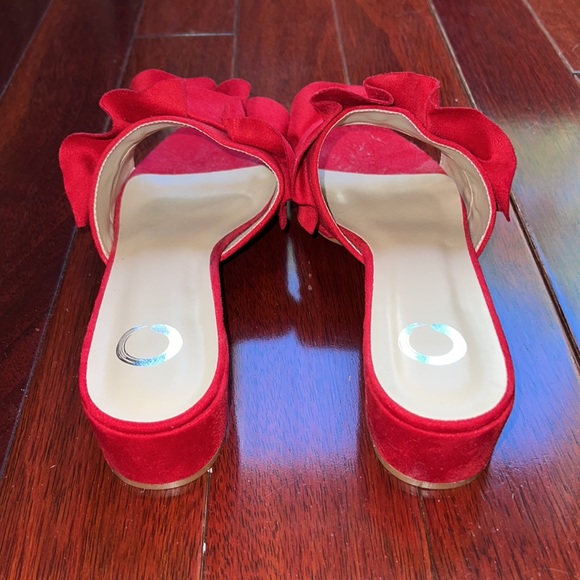 Red Ruffled Heels - Picture 5 of 6